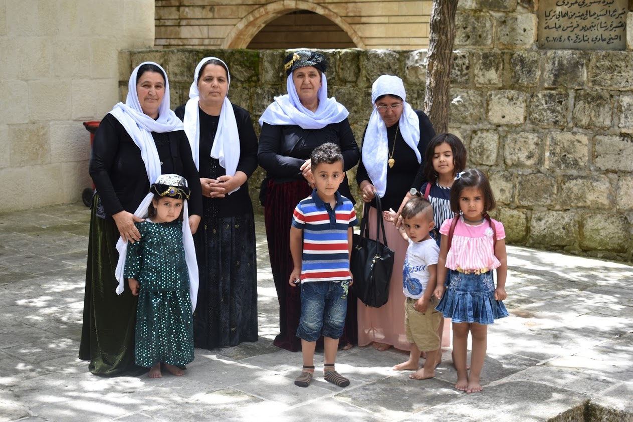 yazidi-family-at-lalish