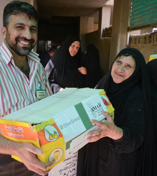 Al-Obaidi EWI / Community centre distribution of Ramadan boxes by AMAR.